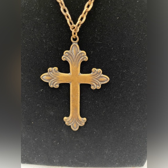 Vintage copper budded cross pendant on a gold tone chain. 17 inches long. - Picture 4 of 8